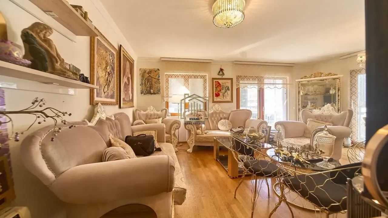 Prodaja, trosoban stan, 120m², Tološi, Podgorica