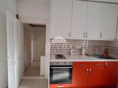 Izdavanje, jednosoban stan, 40m², Kanarevo Brdo, Beograd - image 7