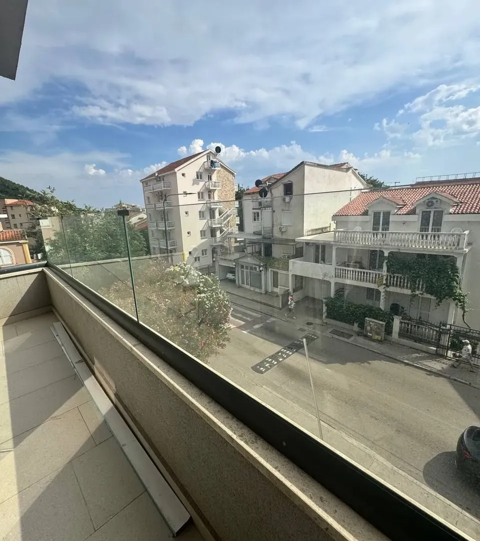 Sale, two bedroom apartment, 60m², Podkošljun, Budva