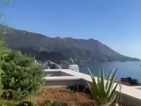 Sale, two bedroom apartment, 109m², Bečići, Budva - image 1