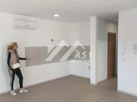 Izdavanje, trosoban stan, 86m², Alibegovac, Petrovaradin - image 3