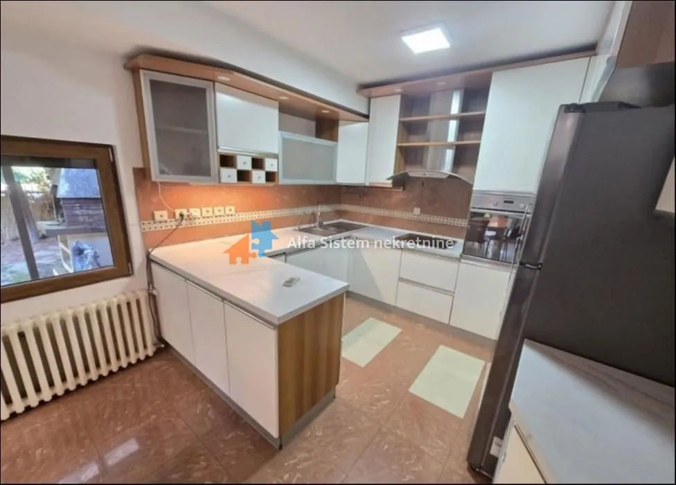 Izdavanje, kuća, 160m², Savski Venac, Beograd