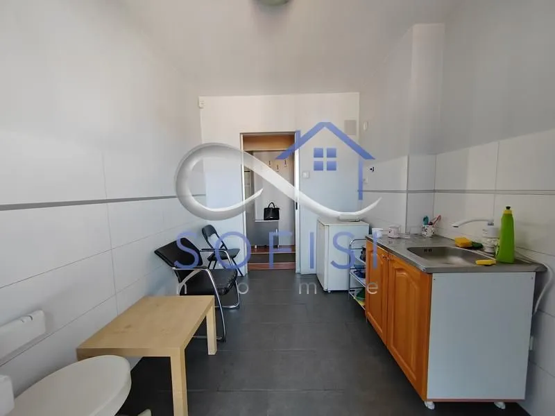 Izdavanje, poslovni prostor, 80m², Centar, Novi Sad