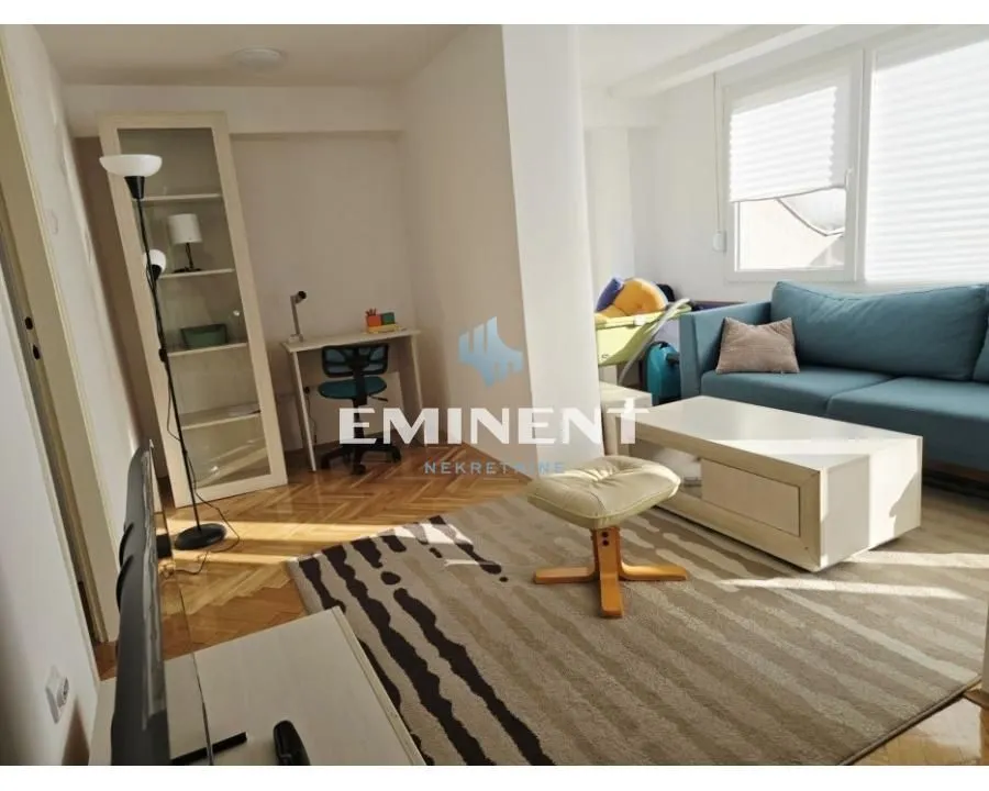 Rent, three bedroom apartment, 90m², Stari Grad, Beograd