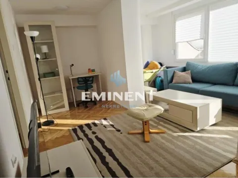 Izdavanje, trosoban stan, 90m², Stari Grad, Beograd - image 3