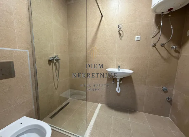 Prodaja, jednosoban stan, 45m², Tološi, Podgorica
