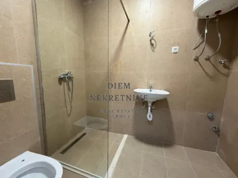 Prodaja, jednosoban stan, 45m², Tološi, Podgorica - image 8