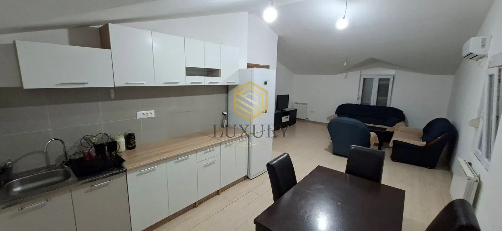Izdavanje, dvosoban stan, 80m², Donja Gorica, Podgorica