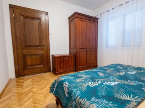 Prodaja, trosoban stan, 128m², Stari Aerodrom, Podgorica - image 2