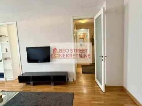 Izdavanje, dvosoban stan, 52m², Novi Beograd Blok 67, Novi Beograd Sve Podlokacije - image 3