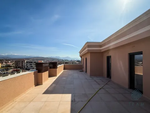 Prodaja, trosoban stan, 88m², Tološi, Podgorica - image 10