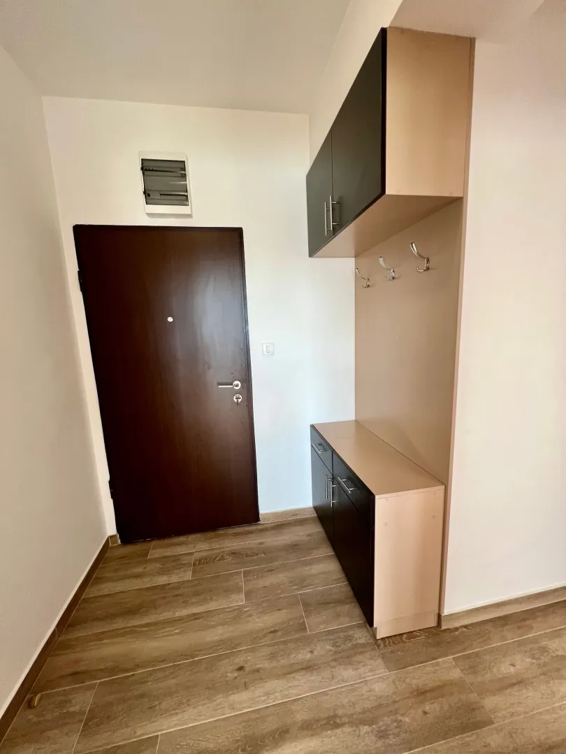 Izdavanje, jednosoban stan, 51m², Pobrežje, Podgorica