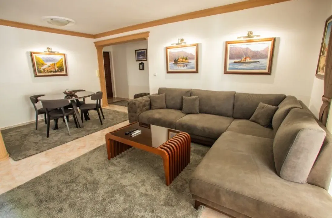 Prodaja, dvosoban stan, 78m², Centar, Budva