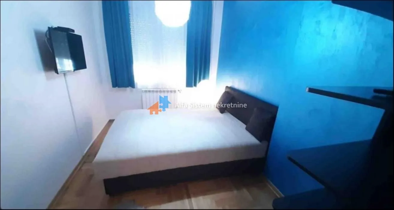 Izdavanje, četvorosoban stan, 96m², Vračar Sve Podlokacije, Beograd