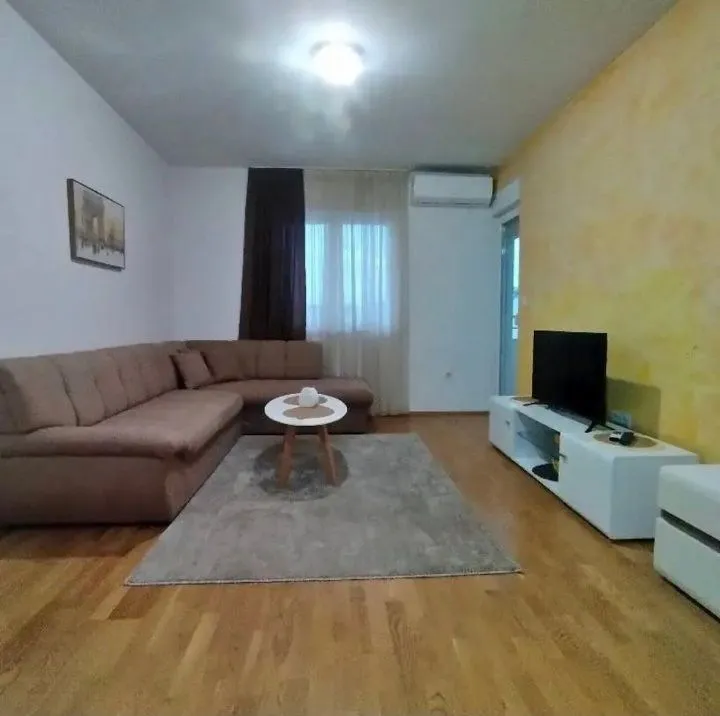 Rent, one bedroom apartment, 45m², Stari Aerodrom, Podgorica