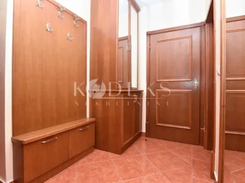 Izdavanje, dvosoban stan, 75m², Stara Varoš, Podgorica - image 14