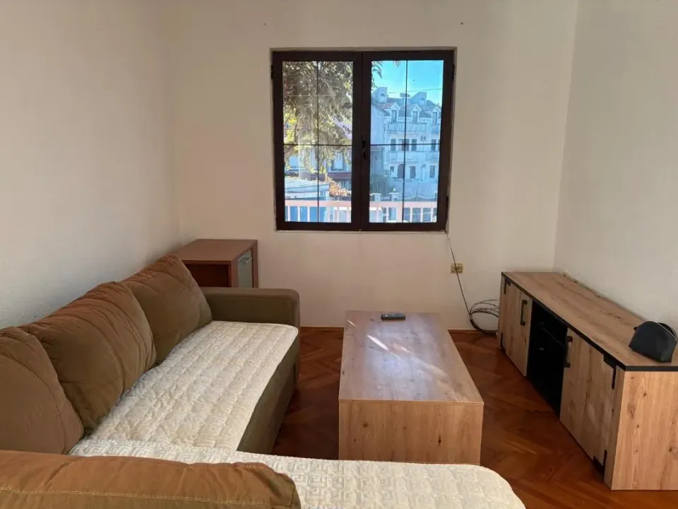 Rent, one bedroom apartment, 45m², Drač, Podgorica