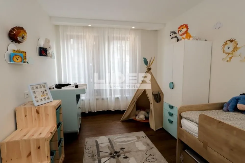 Sale, four bedroom apartment, 115m², Južni Bulevar, Vračar Sve Podlokacije