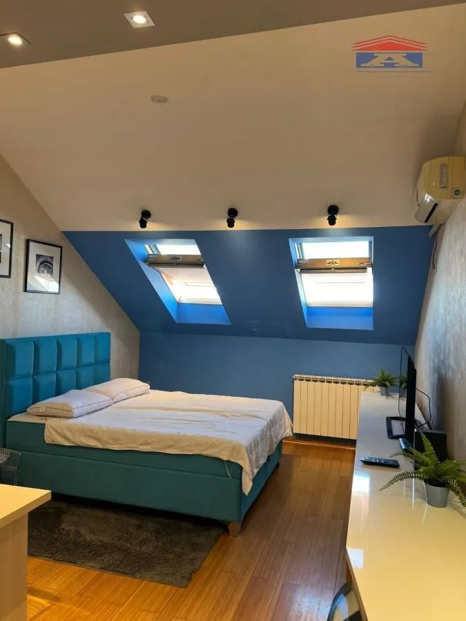 Izdavanje, garsonjera, 27m², Centar, Novi Sad