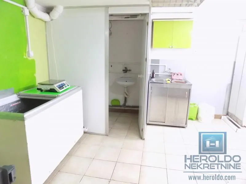 Rent, office space, 60m², Ćuprija, Srbija