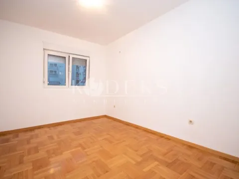 Izdavanje, jednosoban stan, 50m², Pobrežje, Podgorica - image 6