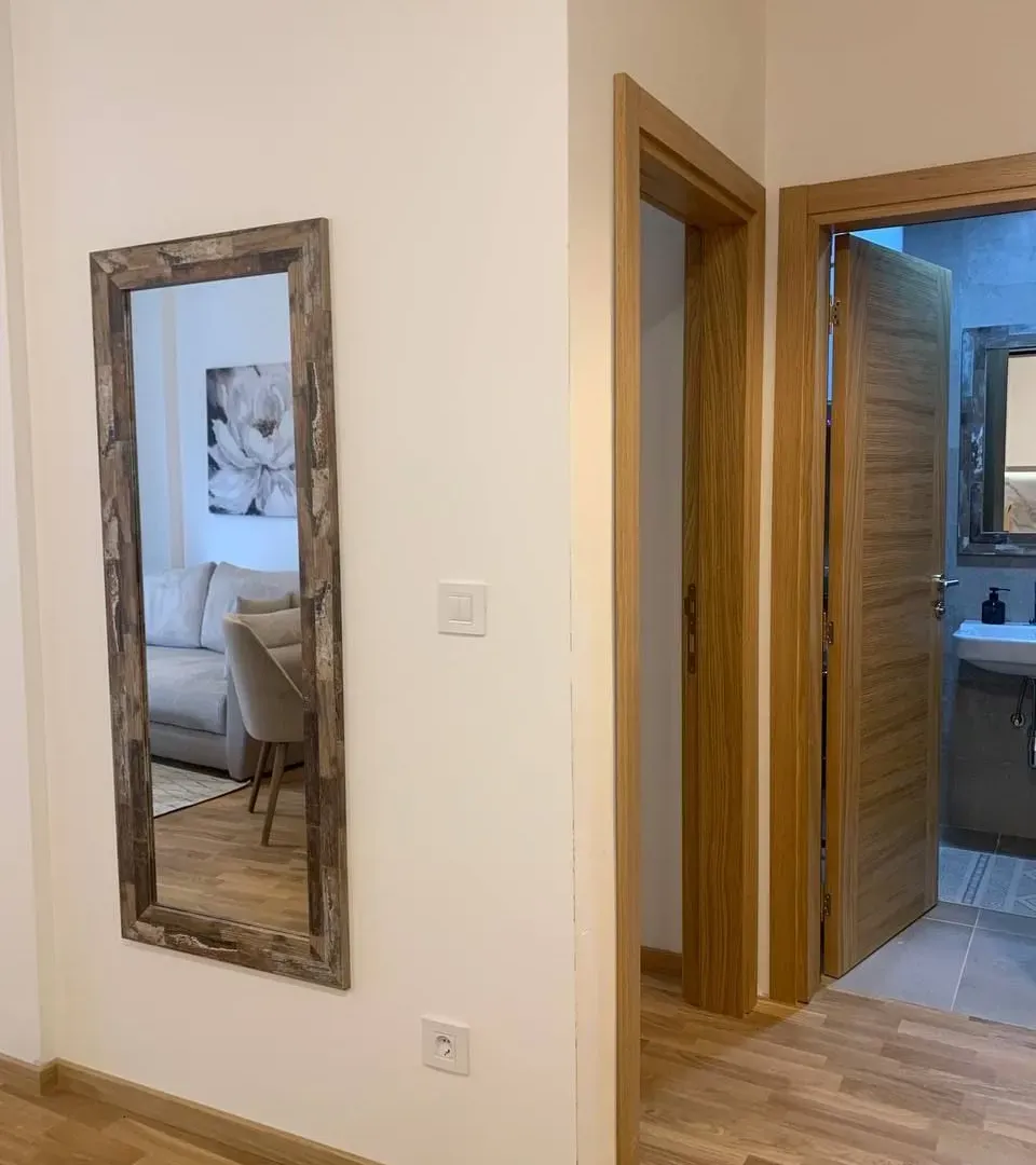 Izdavanje, jednosoban stan, 45m², Bečići, Budva