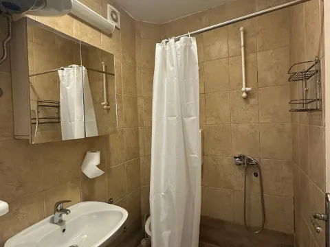 Izdavanje, jednosoban stan, 45m², Centar, Tivat - image 12