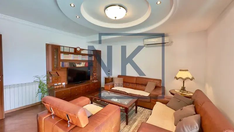 Prodaja, trosoban stan, 130m², Stari Aerodrom, Podgorica
