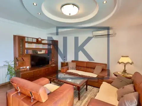 Prodaja, trosoban stan, 130m², Stari Aerodrom, Podgorica - image 3