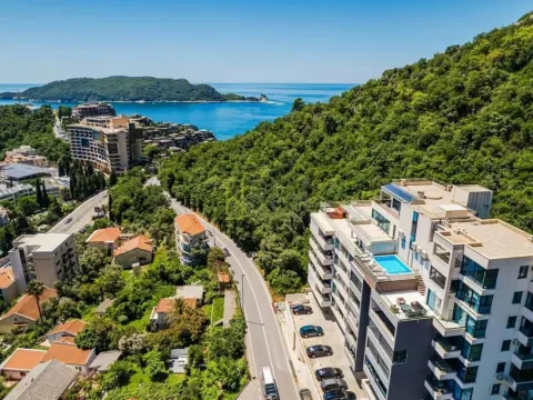 Prodaja, trosoban stan, 184m², Bečići, Budva