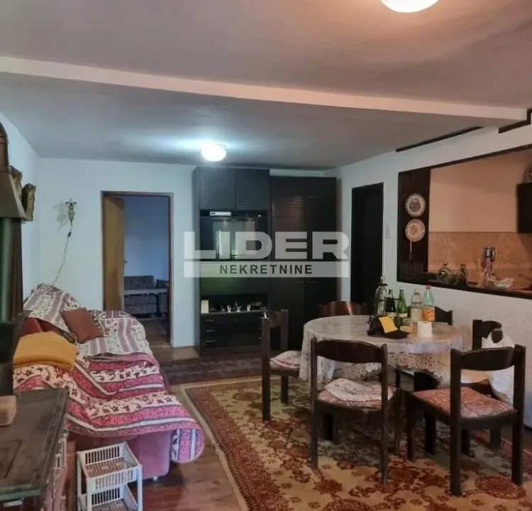 Prodaja, kuća, 260m², Srebrno jezero, Veliko Gradište