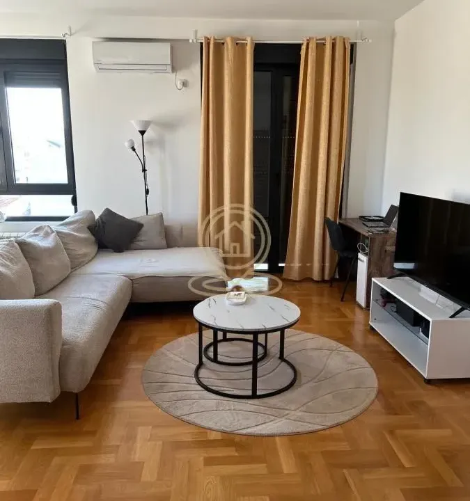 Izdavanje, dvosoban stan, 52m², Stari Grad, Beograd