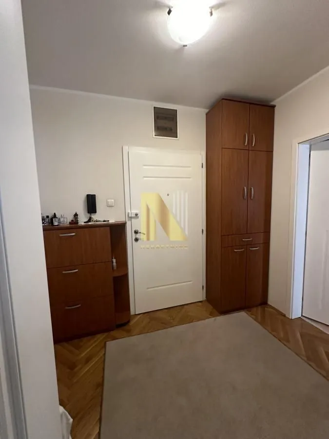Prodaja, trosoban stan, 79m², Adamovićevo Naselje, Novi Sad Sve Podlokacije