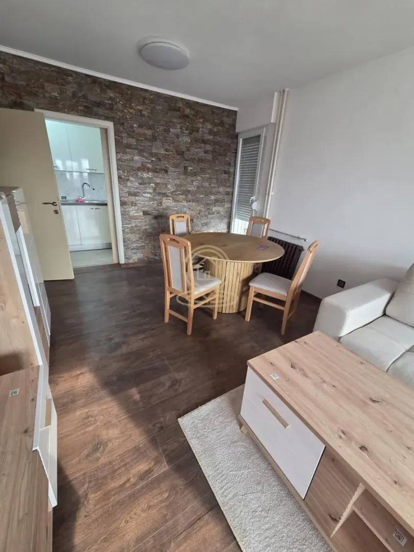 Prodaja, trosoban stan, 70m², Medijana, Niš