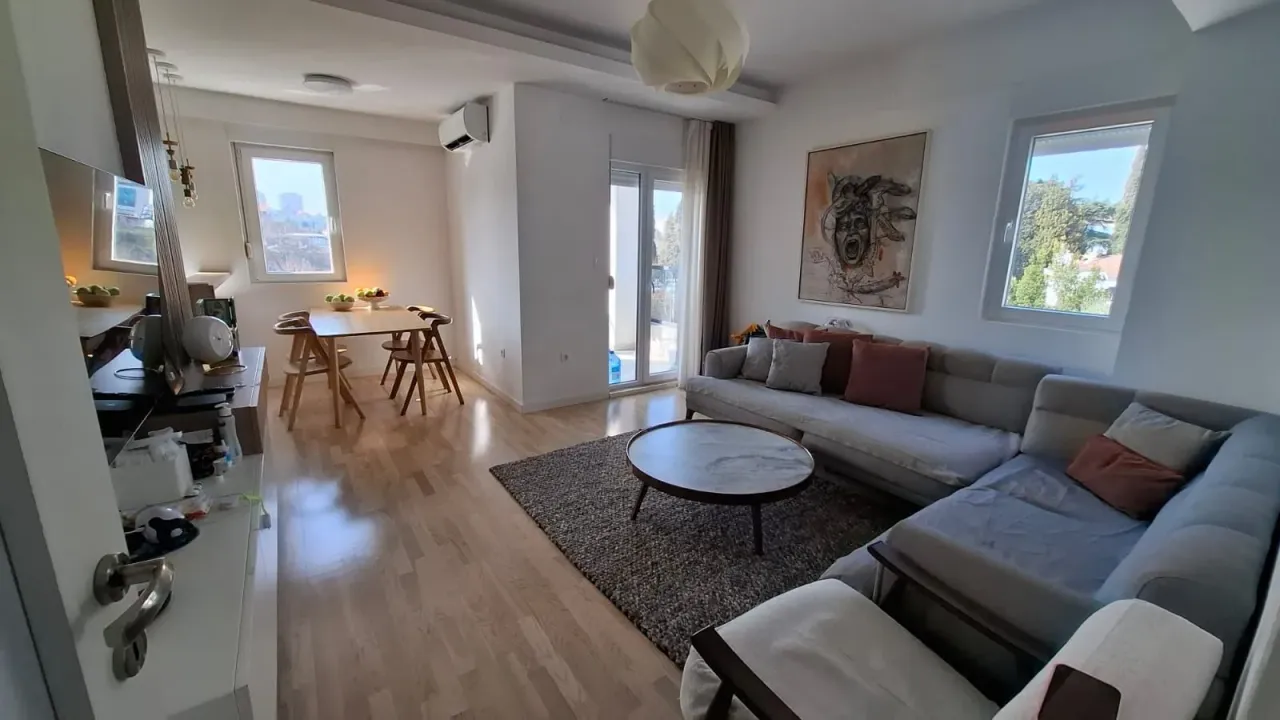 Prodaja, dvosoban stan, 67m², Centar, Podgorica