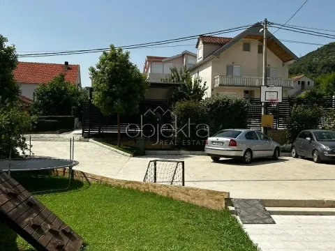 Rent, house, 220m², Tivat, Crna Gora - image 4