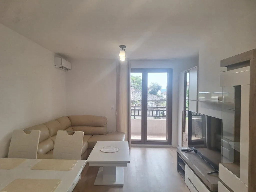 Rent, one bedroom apartment, 50m², Centar, Tivat