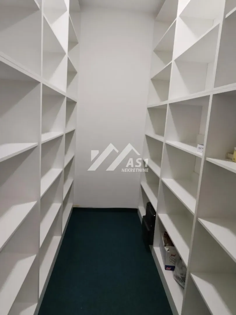 Rent, office space, 180m², Salajka, Novi Sad Sve Podlokacije