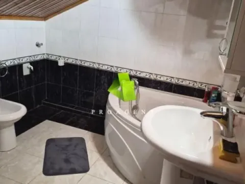 Izdavanje, trosoban stan, 120m², Centar, Niš - image 15