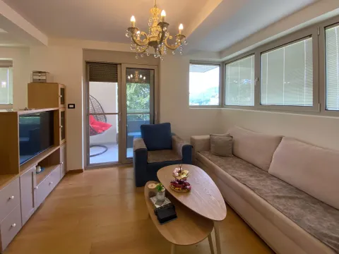 Izdavanje, dvosoban stan, 89m², Radanovići, Kotor - image 3