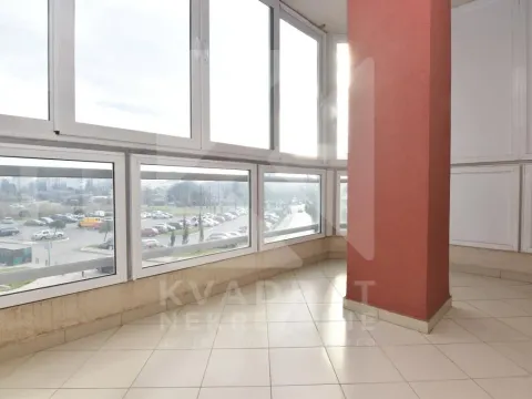Izdavanje, trosoban stan, 105m², Ljubović, Podgorica - image 18