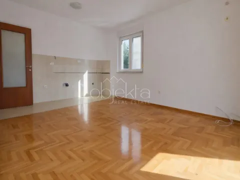 Prodaja, stan, 60m², Tivat, Crna Gora - image 2