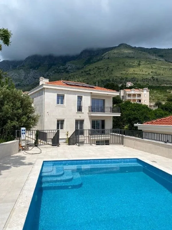 Sale, house, 250m², Blizikuće, Budva