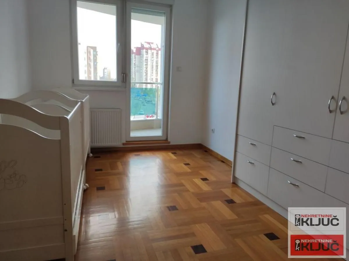 Prodaja, četvorosoban stan, 91m², Bulevar Evrope, Novi Sad Sve Podlokacije