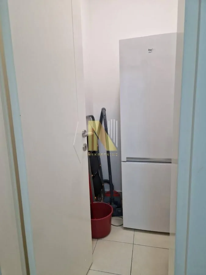 Izdavanje, dvosoban stan, 56m², Centar, Novi Sad