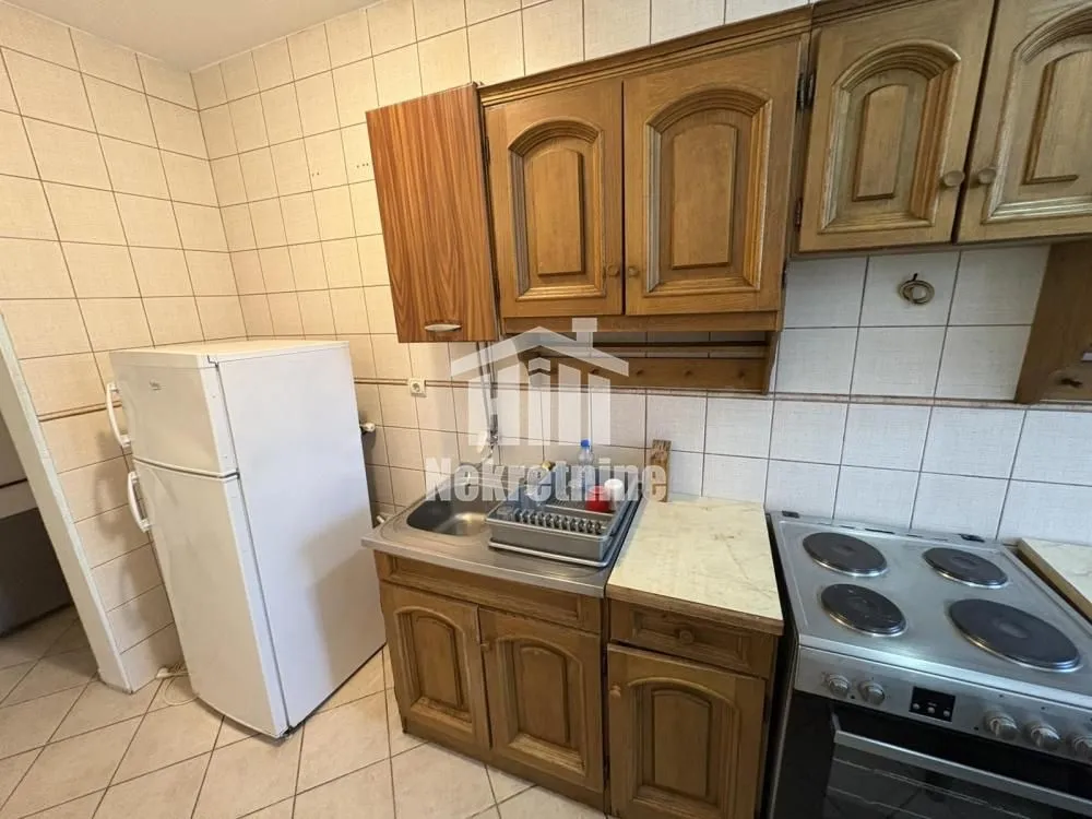 Prodaja, trosoban stan, 71m², Zemun Kalvarija, Zemun Sve Podlokacije