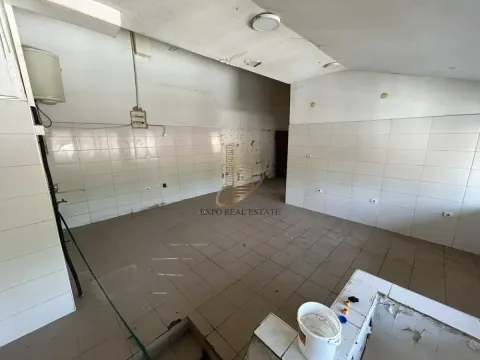 Izdavanje, poslovni prostor, 180m², Autokomanda, Voždovac Sve Podlokacije - image 12