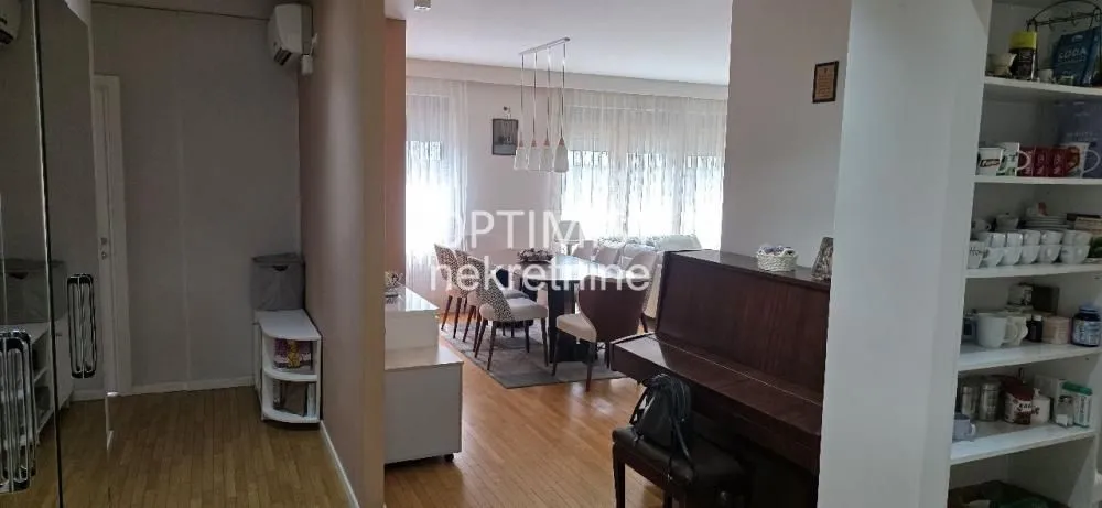 Prodaja, trosoban stan, 106m², Zemun Sve Podlokacije, Beograd