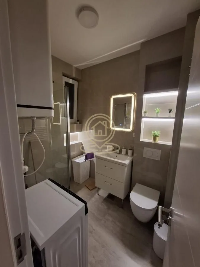 Izdavanje, dvosoban stan, 40m², Čubura, Beograd