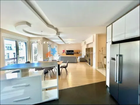 Izdavanje, četvorosoban stan, 190m², Neimar, Vračar Sve Podlokacije - image 8